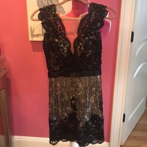 AlYCE Paris black lace dress